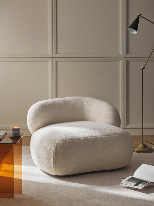 Lux Alba Lounge Armchair in Teddy Fur
