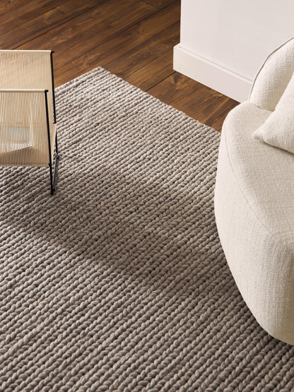 Lux Bruna Handmade Rug in Wool, Braided Texture