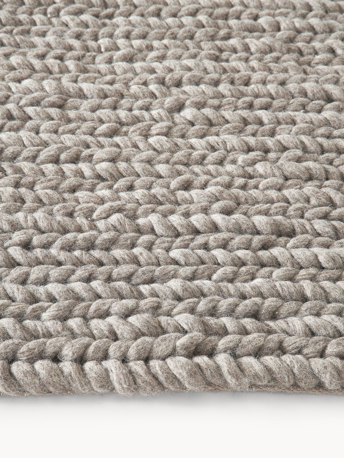 Lux Bruna Handmade Rug in Wool, Braided Texture