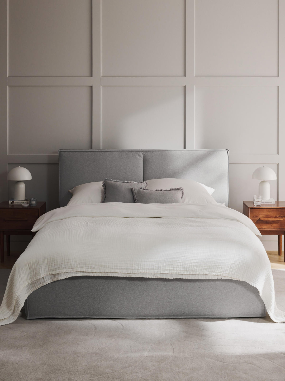 Lux Dream Storage Bed with Upholstery