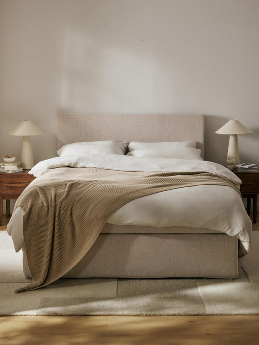 Lux Eliza Bed (Box Spring)